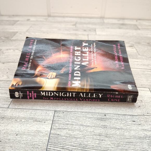 Midnight Alley by Rachel Caine - ( Morganville Vampires Book 3 ) Paperback‎ PB - Picture 7 of 11